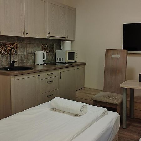 Kubu Ground Floor Rooms Klaipėda Buitenkant foto
